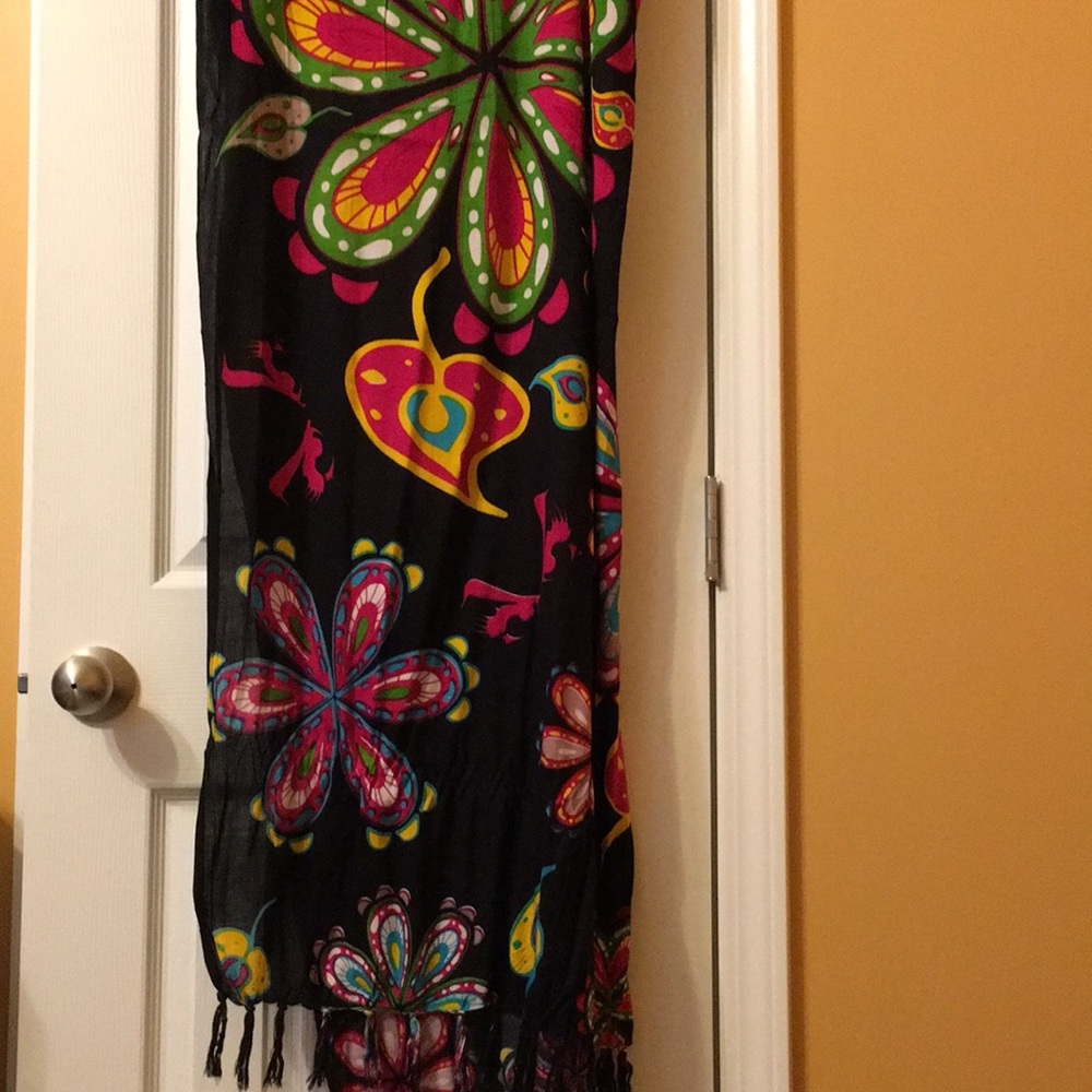 Colorful bright floral sarong🌸